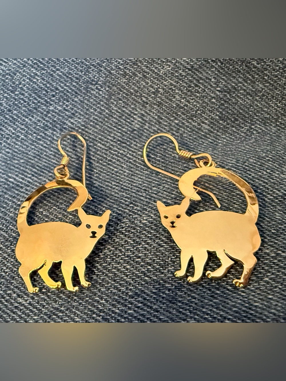 Adorable kitty earrings